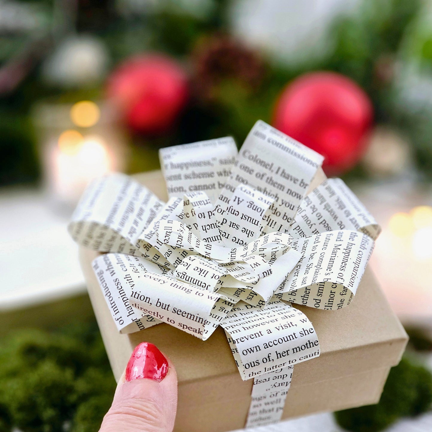 Book Page Bow Gift Box